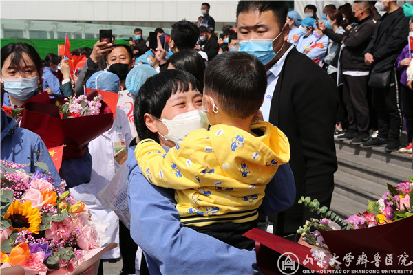 白衣执甲今凯旋!山东大学齐鲁医院举行迎接援鄂医疗队凯旋座谈会