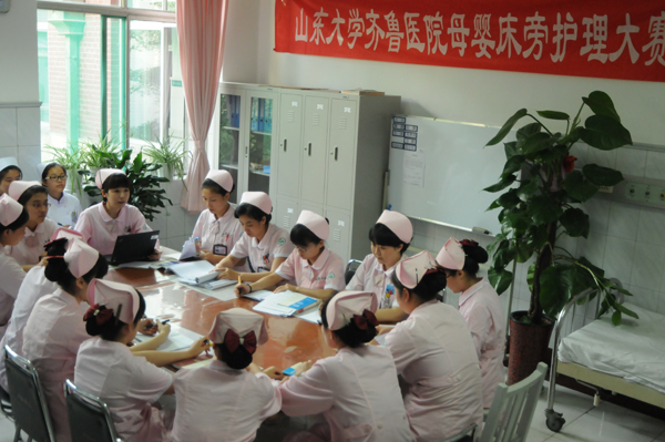 中三产科病房举行母婴床旁护理比赛