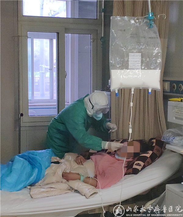 【抗击疫情,齐鲁医院在行动】“我必须挺身而出”感染科医生为疑似患者采样
