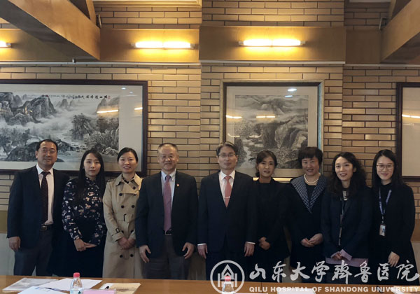 韩国庆尚大学医院院长一行四人访问我院