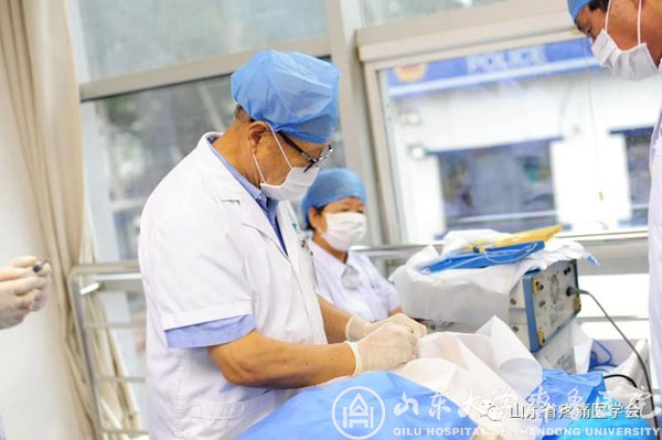 吴承远教授荣获2018年度王忠诚中国神经外科医师年度奖“终身荣誉奖”
