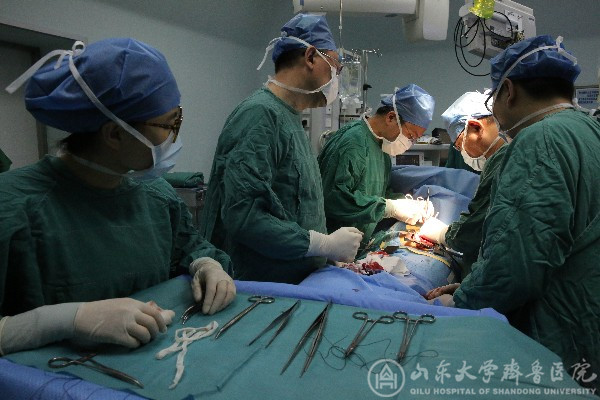 我院多学科联合手术救治一例高难度树棍穿刺伤患者