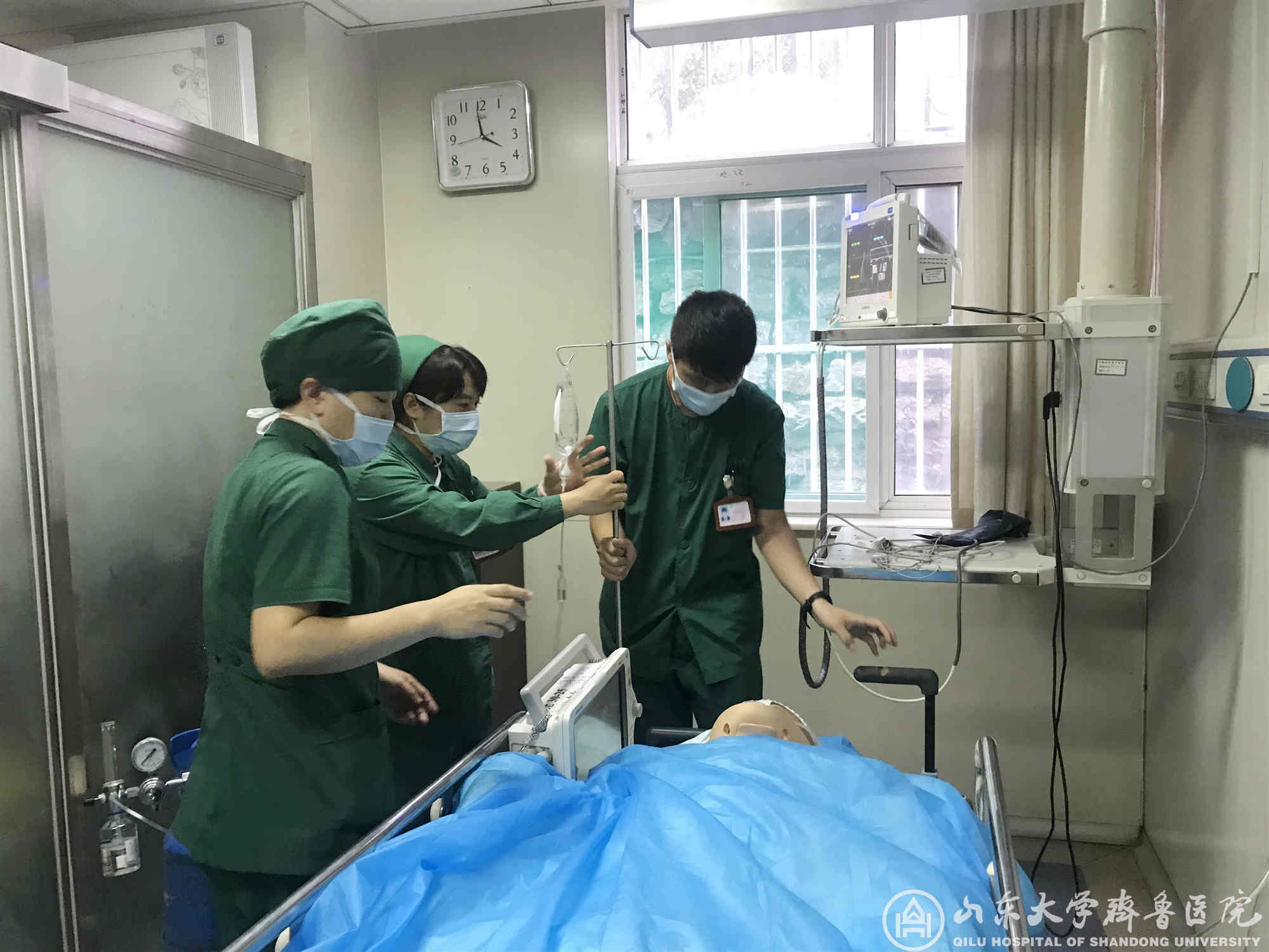 青州干部救灾重伤,从潍坊紧急转诊齐鲁医院接受治疗