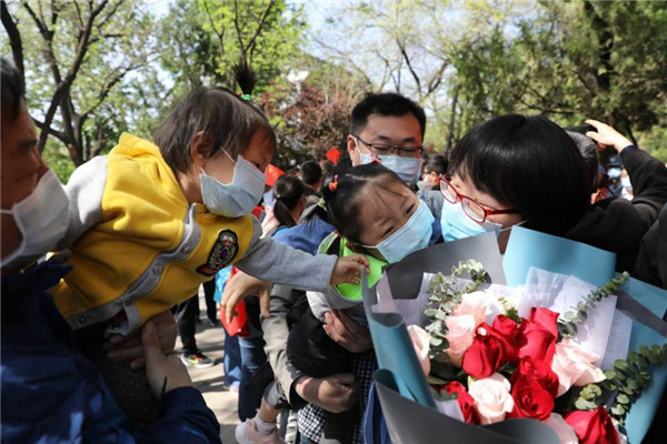 白衣执甲护荆楚 山河无恙携春归——山东大学齐鲁医院援鄂医疗队凯旋欢迎仪式隆重举行