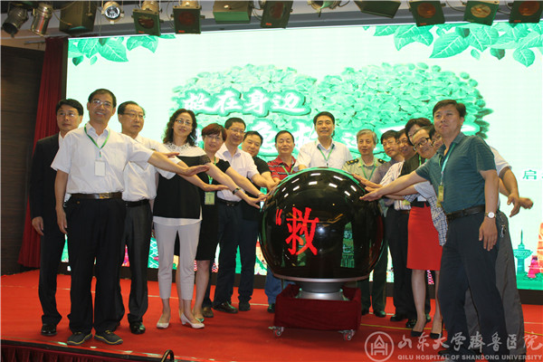 科普是医生的使命——菅向东荣获2016年中华医学科普十大新闻人物
